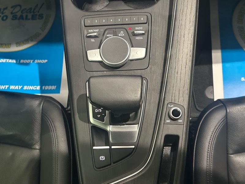 Audi A4 2.0T Premium Plus quattro Sedan 2017