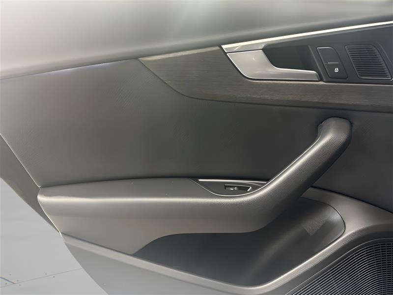 Audi A4 2.0T Premium Plus quattro Sedan 2017