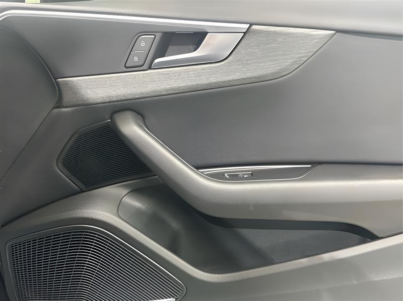 Audi A4 2.0T Premium Plus quattro Sedan 2017