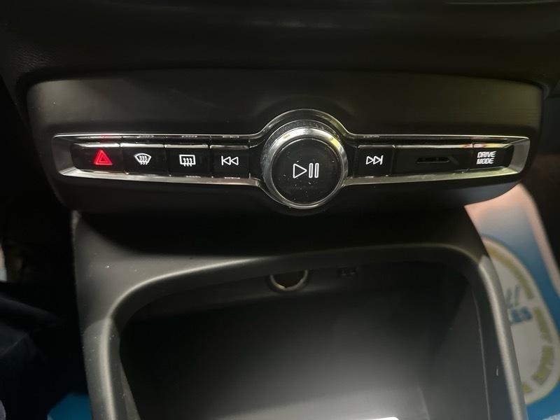 Volvo XC40 T5 Momentum AWD 2022