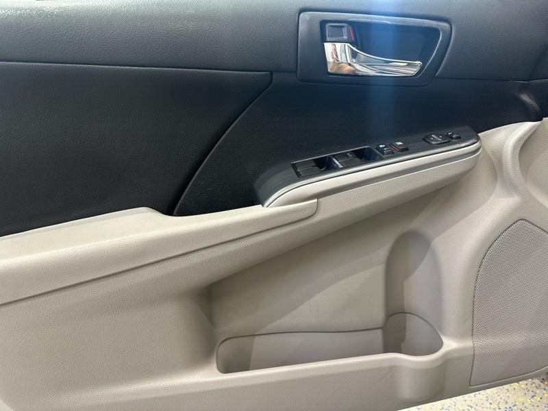 Toyota Camry Hybrid XLE 2014