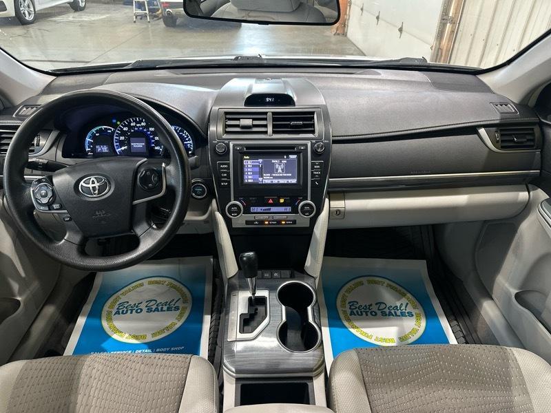 Toyota Camry Hybrid XLE 2014