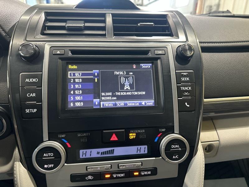 Toyota Camry Hybrid XLE 2014