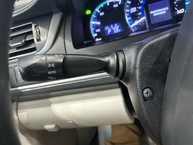 Toyota Camry Hybrid XLE 2014