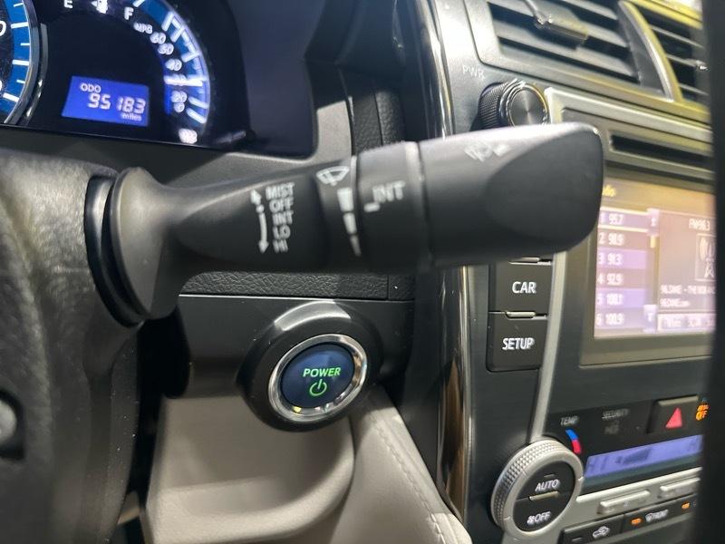 Toyota Camry Hybrid XLE 2014