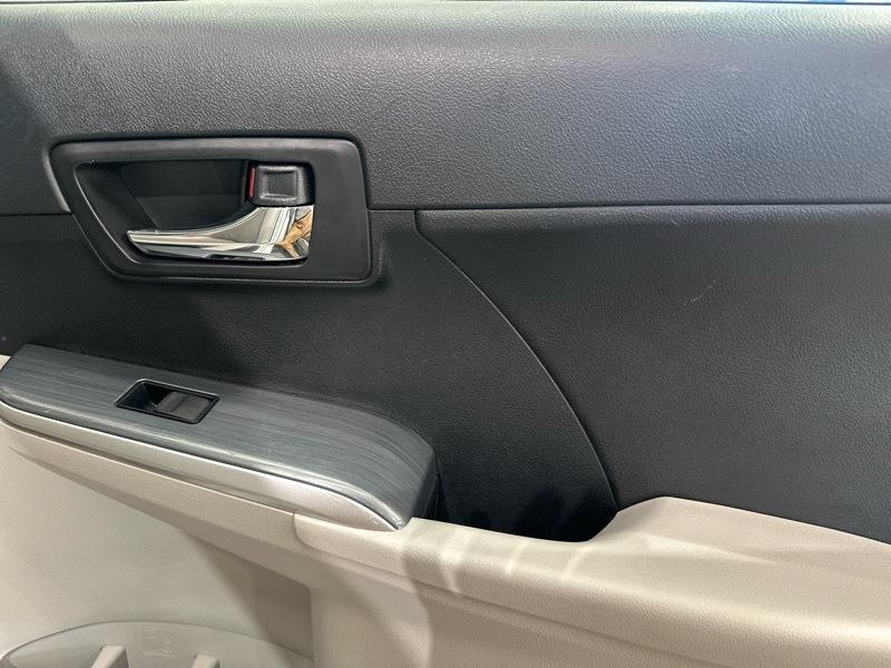 Toyota Camry Hybrid XLE 2014