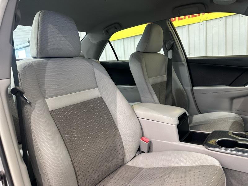 Toyota Camry Hybrid XLE 2014
