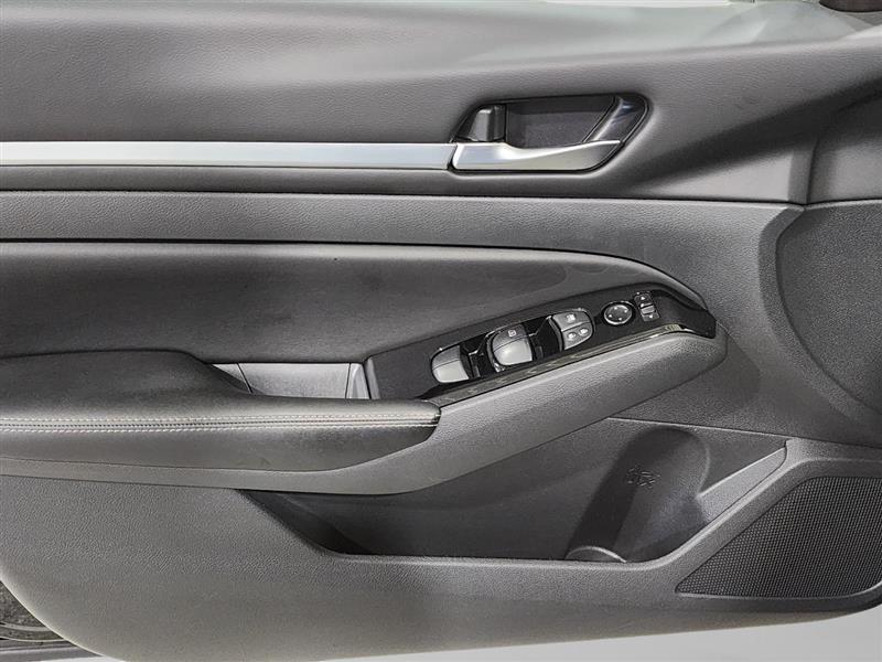Nissan Altima  2023