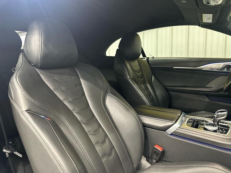 BMW 8-Series M850i xDrive Convertible 2023