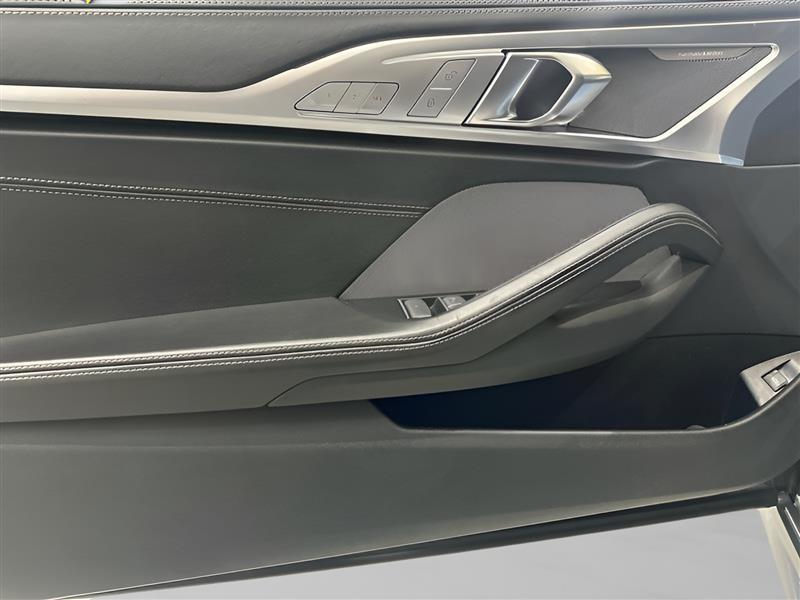 BMW 8-Series M850i xDrive Convertible 2023