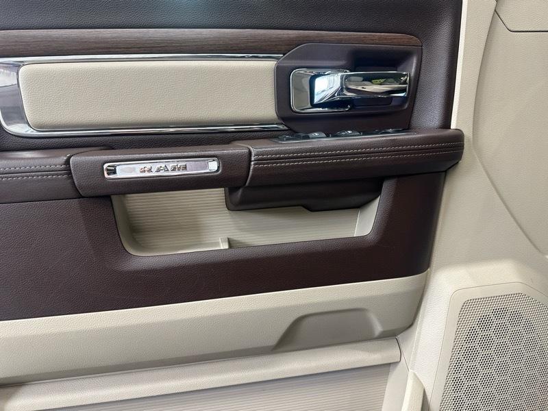 RAM 1500 Laramie Crew Cab 4WD 2016