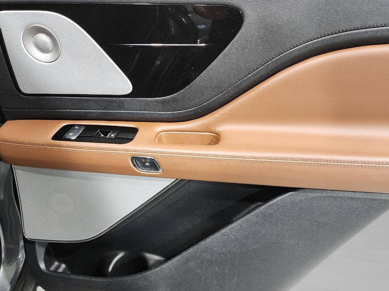 Lincoln Aviator  2021