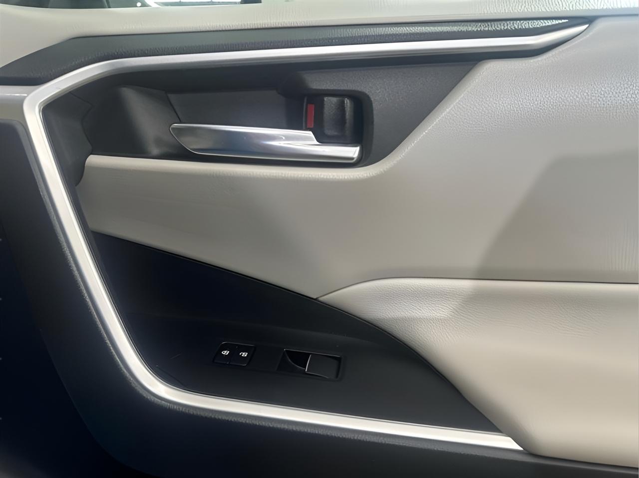 Toyota RAV4 XLE Premium AWD 2019