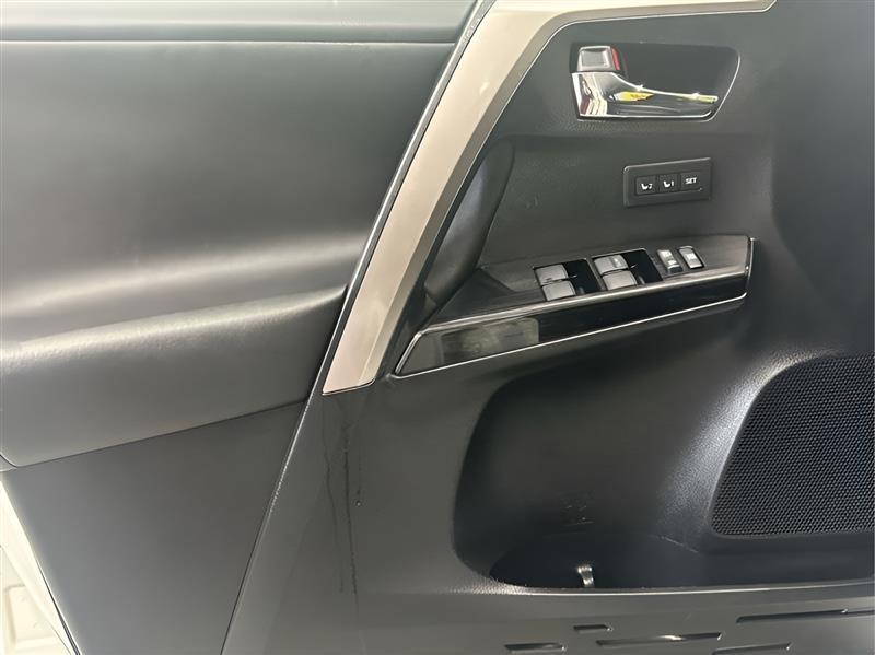 Toyota RAV4 Hybrid Limited 2016