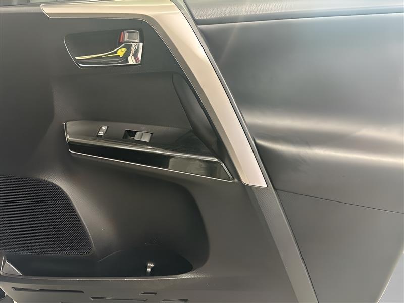 Toyota RAV4 Hybrid Limited 2016