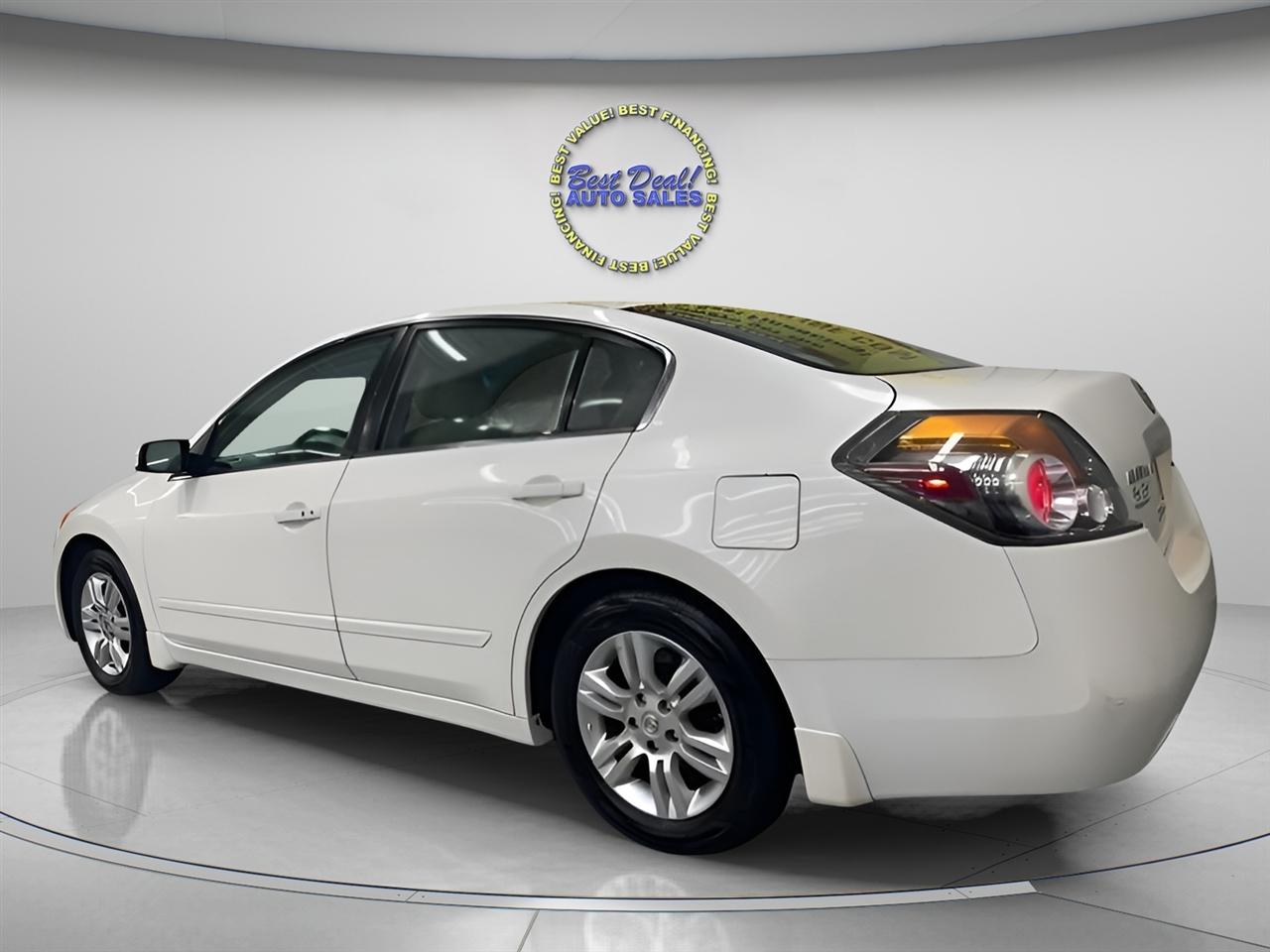Nissan Altima 2.5 SL Sedan 2011