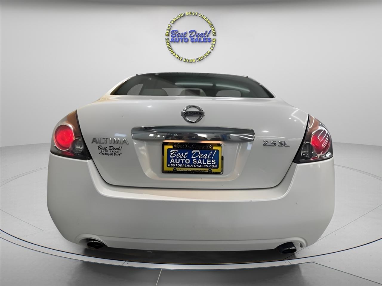 Nissan Altima 2.5 SL Sedan 2011