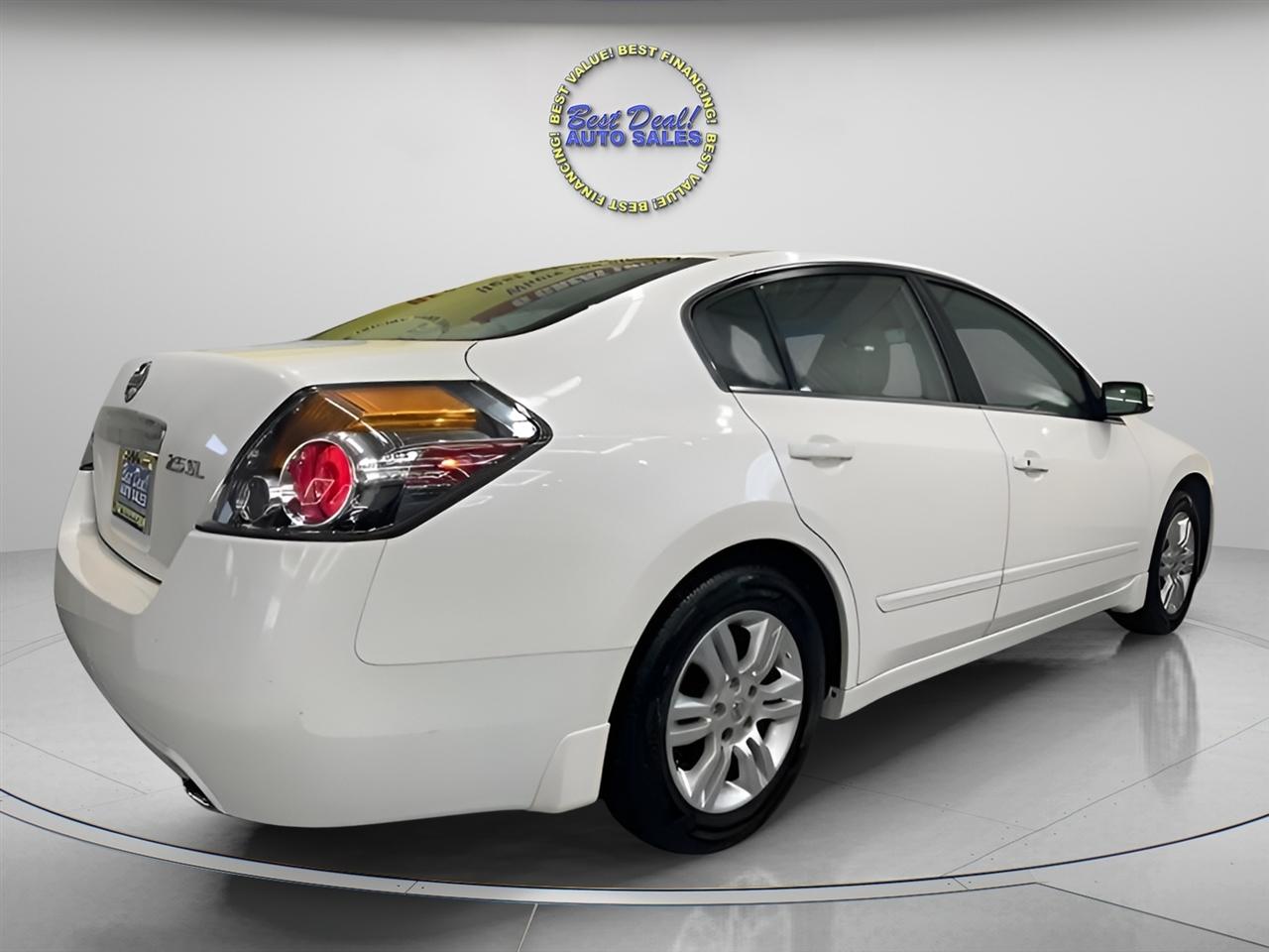 Nissan Altima 2.5 SL Sedan 2011