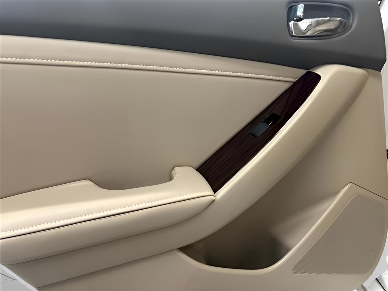 Nissan Altima 2.5 SL Sedan 2011