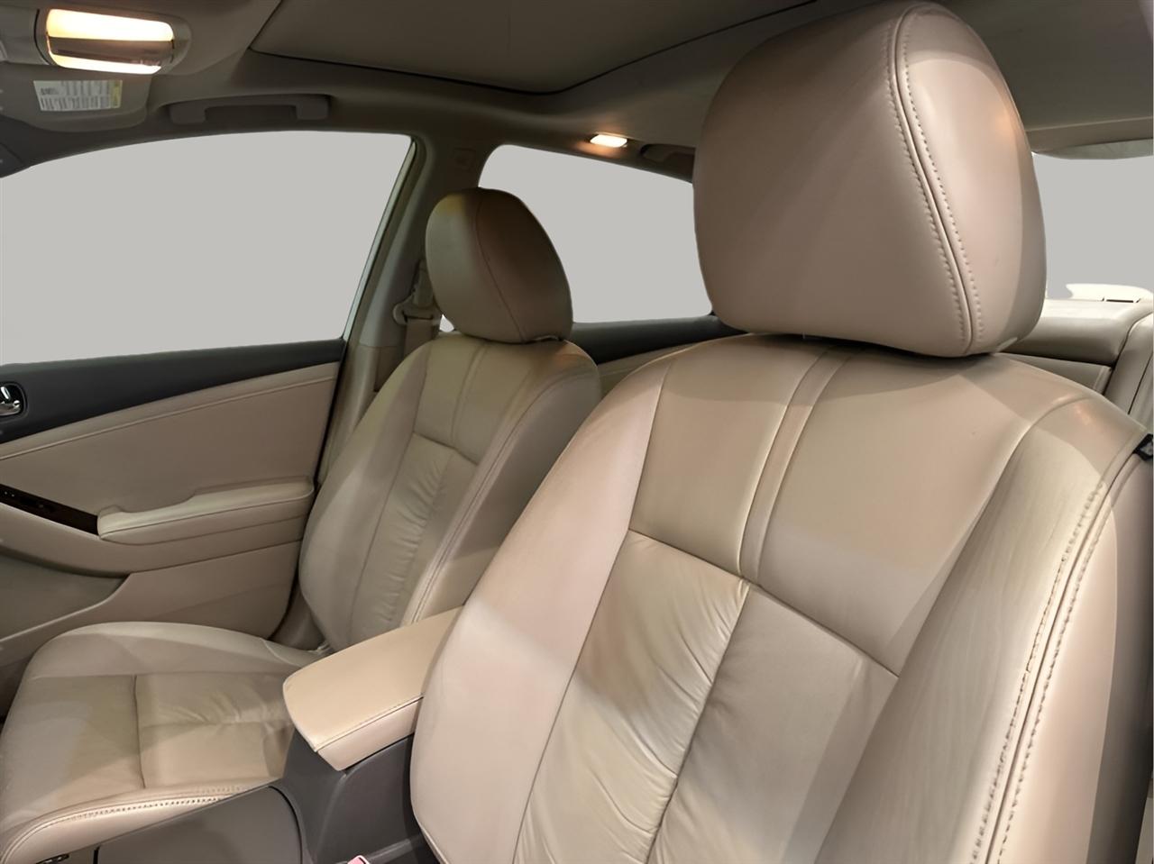 Nissan Altima 2.5 SL Sedan 2011