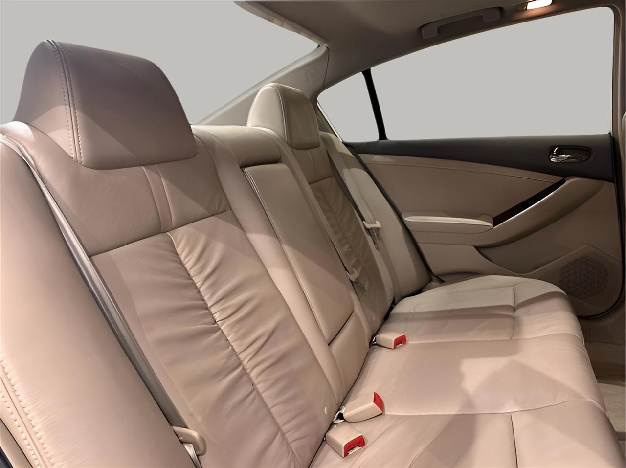 Nissan Altima 2.5 SL Sedan 2011