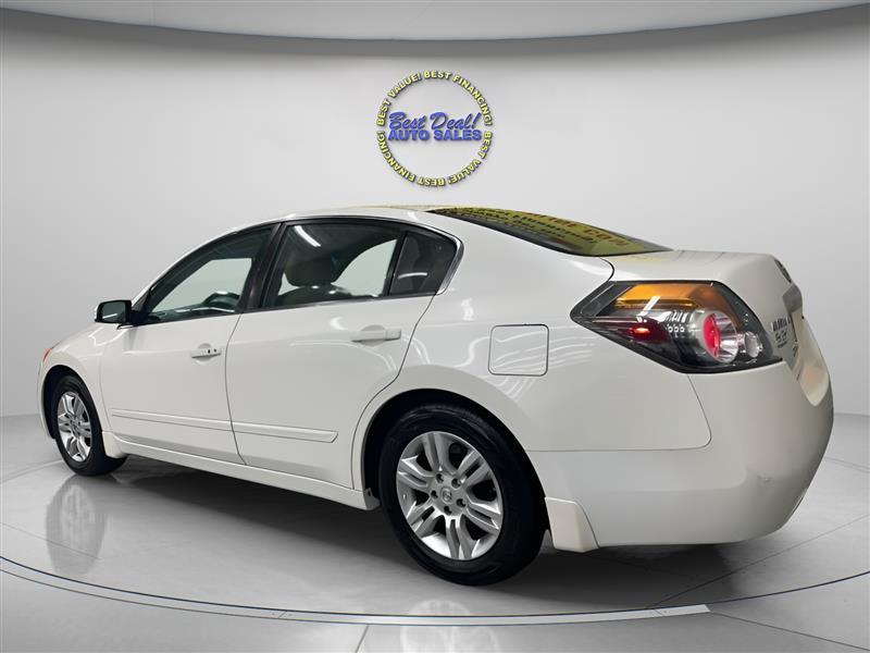 Nissan Altima 2.5 SL Sedan 2011