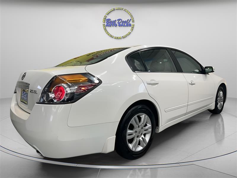 Nissan Altima 2.5 SL Sedan 2011
