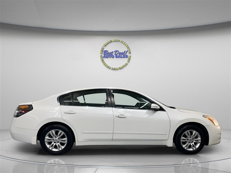 Nissan Altima 2.5 SL Sedan 2011