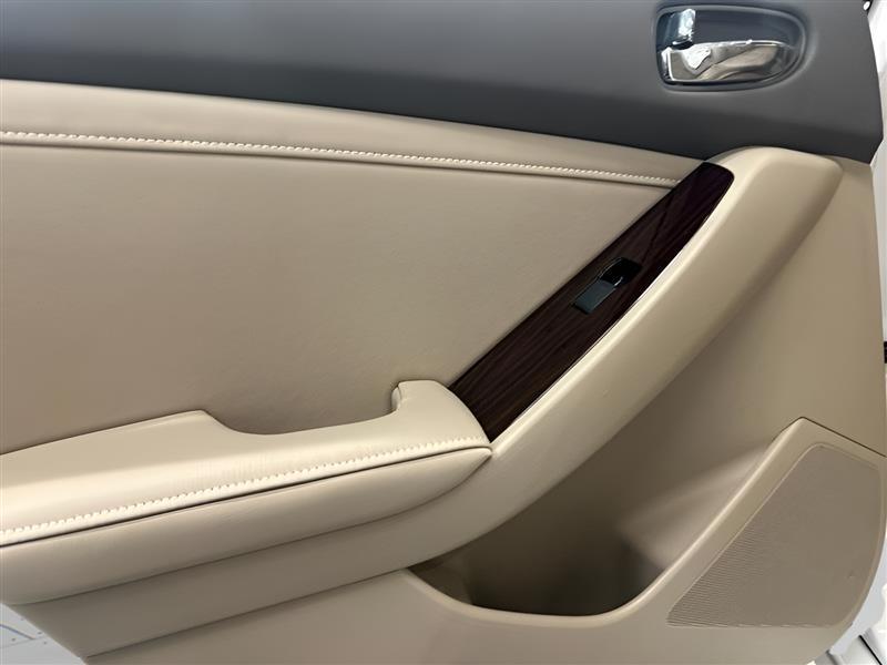 Nissan Altima 2.5 SL Sedan 2011