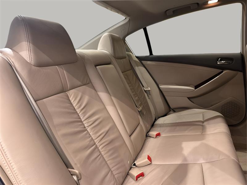 Nissan Altima 2.5 SL Sedan 2011