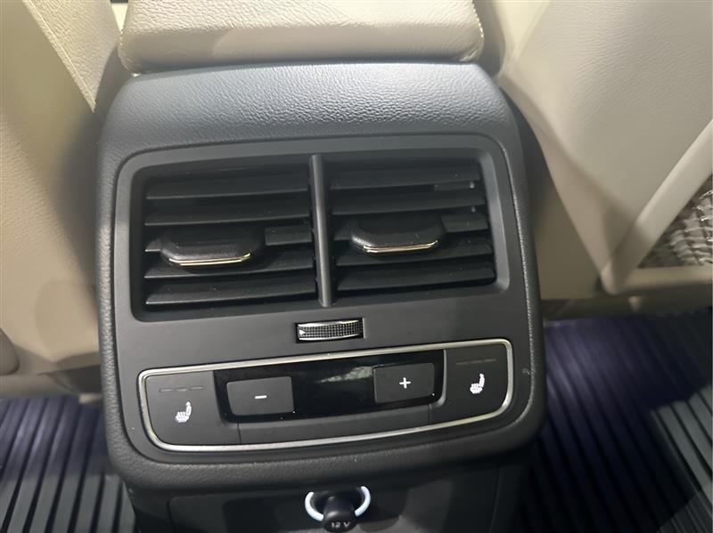 Audi A4 2.0T Premium Plus quattro Sedan 2017