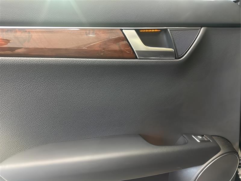 Mercedes-Benz C-Class C300 4MATIC Sport 2012