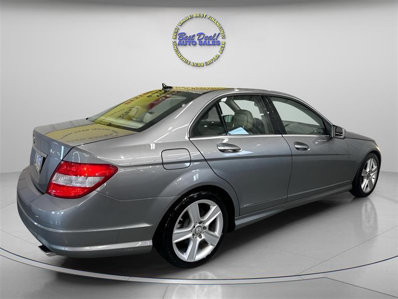 Mercedes-Benz C-Class C300 4MATIC Luxury Sedan 2011