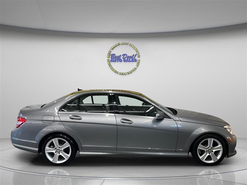 Mercedes-Benz C-Class C300 4MATIC Luxury Sedan 2011
