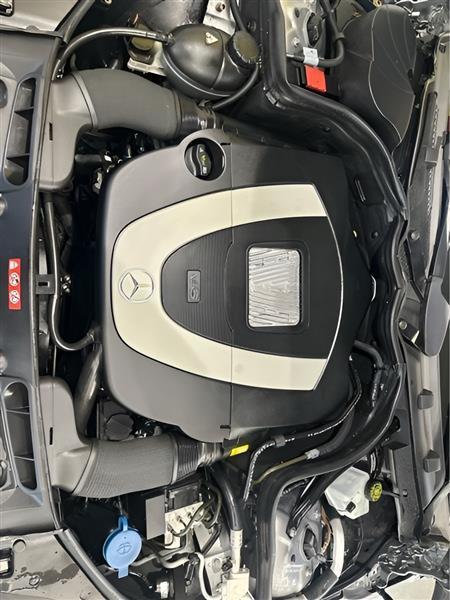 Mercedes-Benz C-Class C300 4MATIC Luxury Sedan 2011