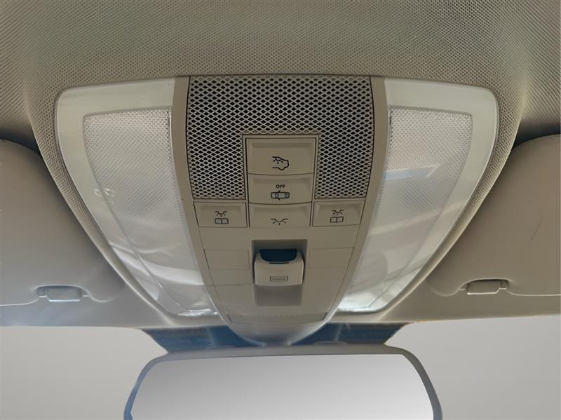 Mercedes-Benz C-Class C300 4MATIC Luxury Sedan 2011