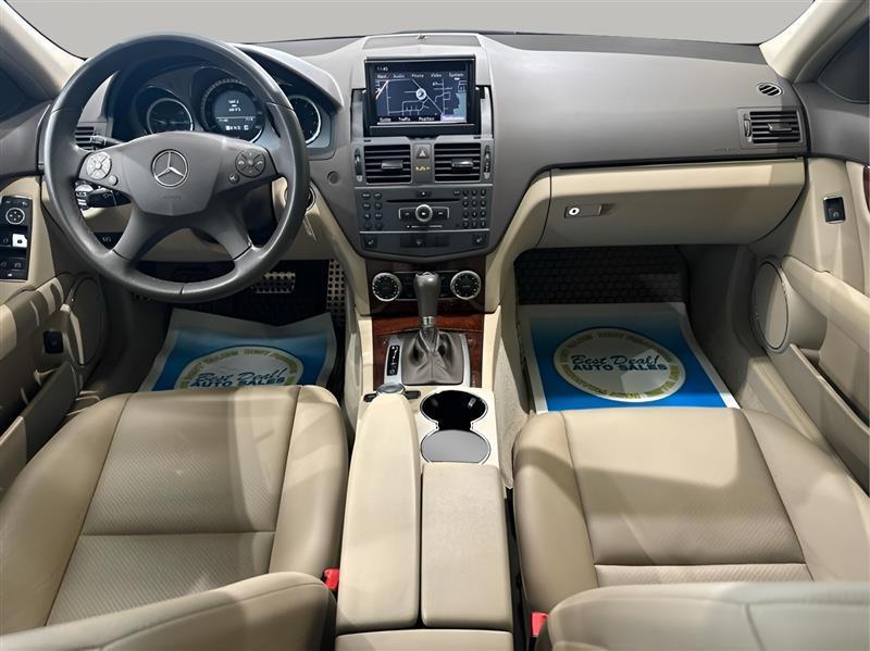Mercedes-Benz C-Class C300 4MATIC Luxury Sedan 2011