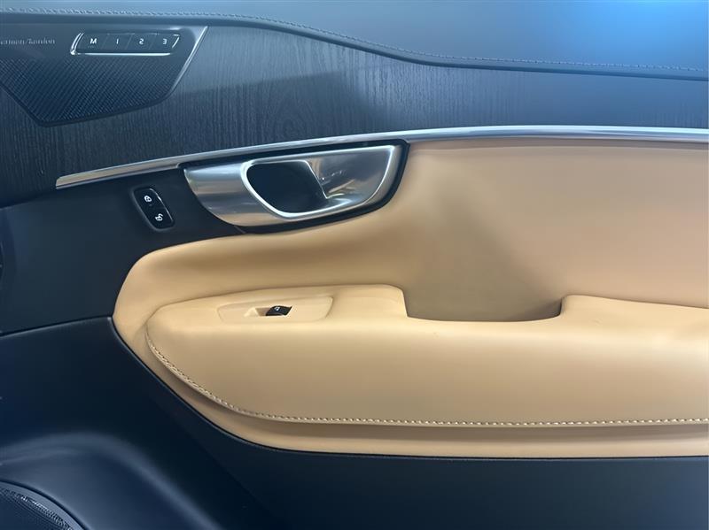 Volvo XC90  2024