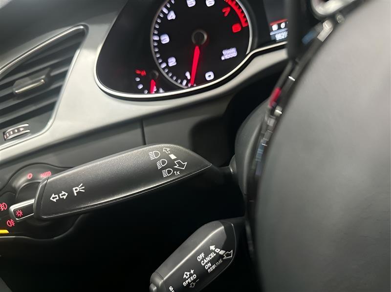 Audi A4 2.0T Premium Plus quattro Sedan AWD 8A 2016