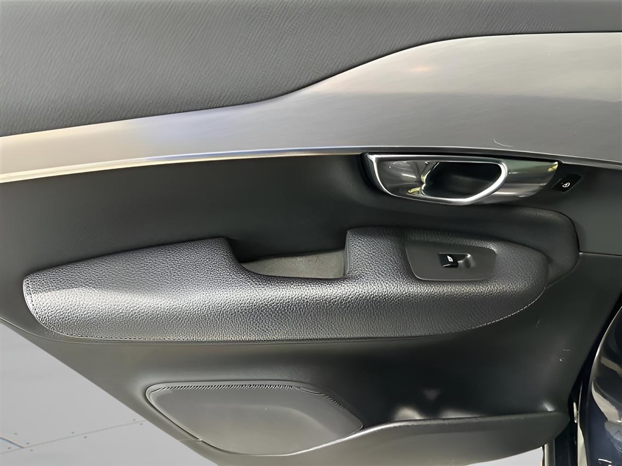 Volvo XC90 T6 Momentum AWD 2016