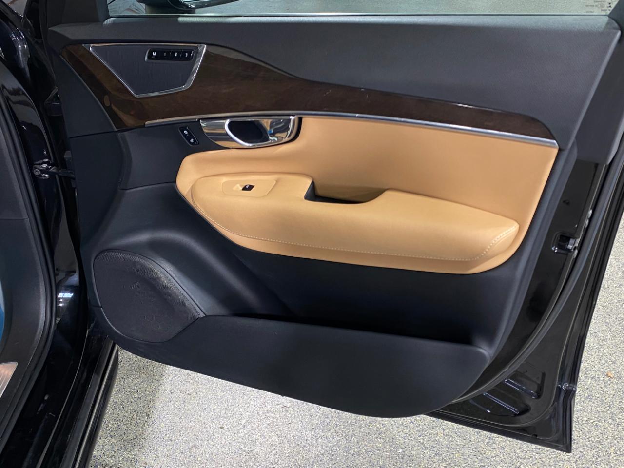 Volvo XC90 T6 Momentum AWD 2016