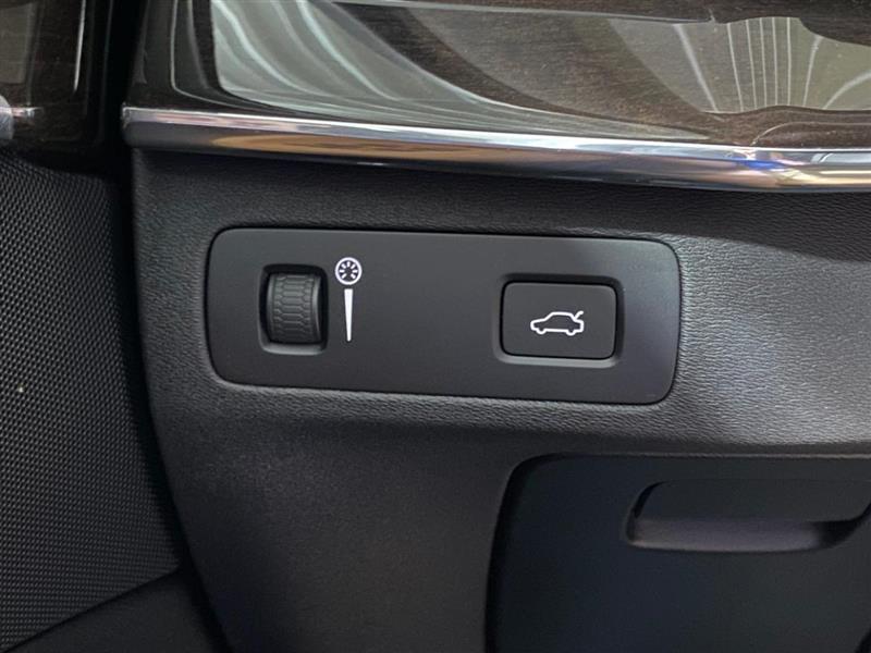 Volvo XC90 T6 Momentum AWD 2016