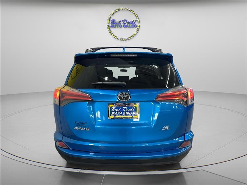 Toyota RAV4 LE AWD 2016