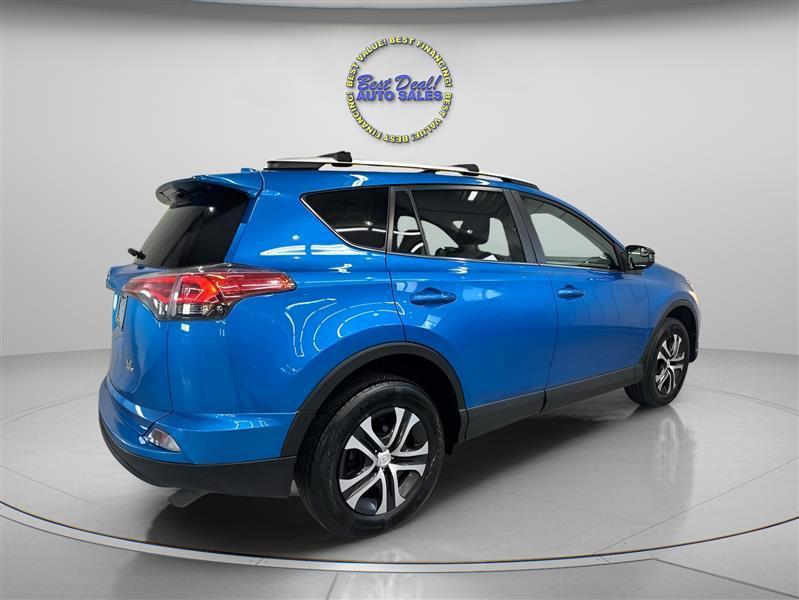 Toyota RAV4 LE AWD 2016