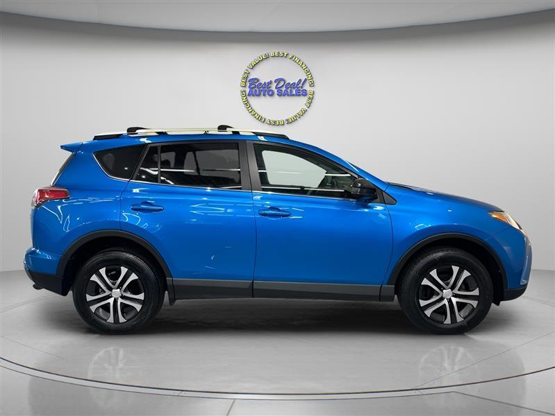 Toyota RAV4 LE AWD 2016