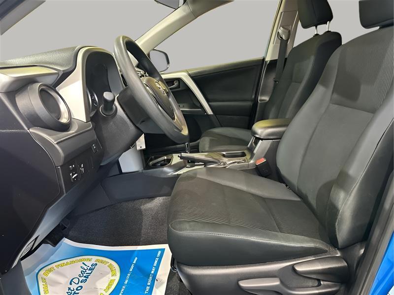 Toyota RAV4 LE AWD 2016