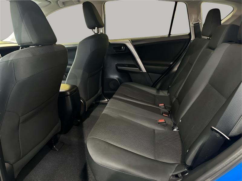 Toyota RAV4 LE AWD 2016