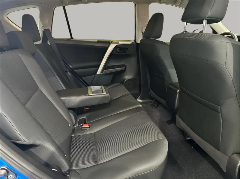 Toyota RAV4 LE AWD 2016