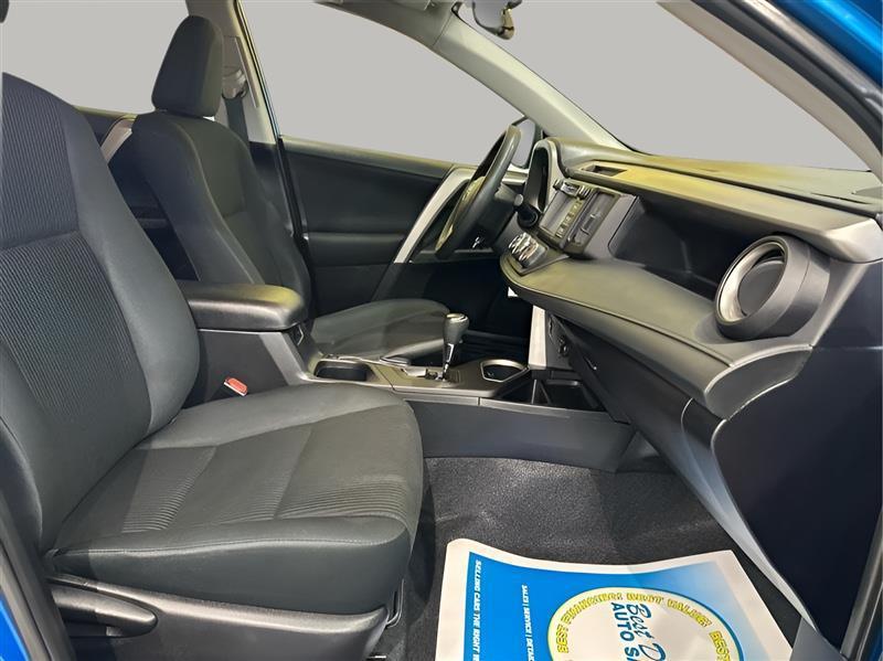 Toyota RAV4 LE AWD 2016