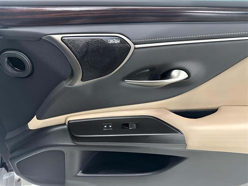 Lexus ES 350 Luxury 2019